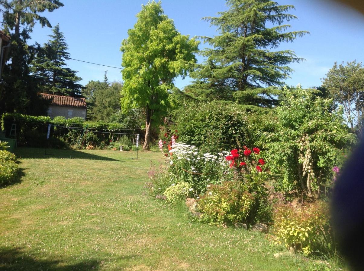 2 Chez Tabuteau Bed & Breakfast Plaisance  Exterior photo